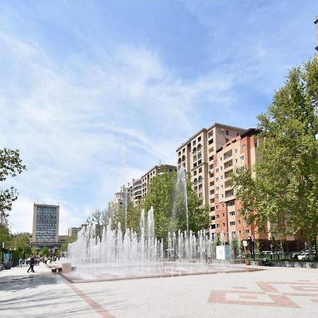74/3New Building In The Center Of The Capital Apartment Erevan Exterior foto