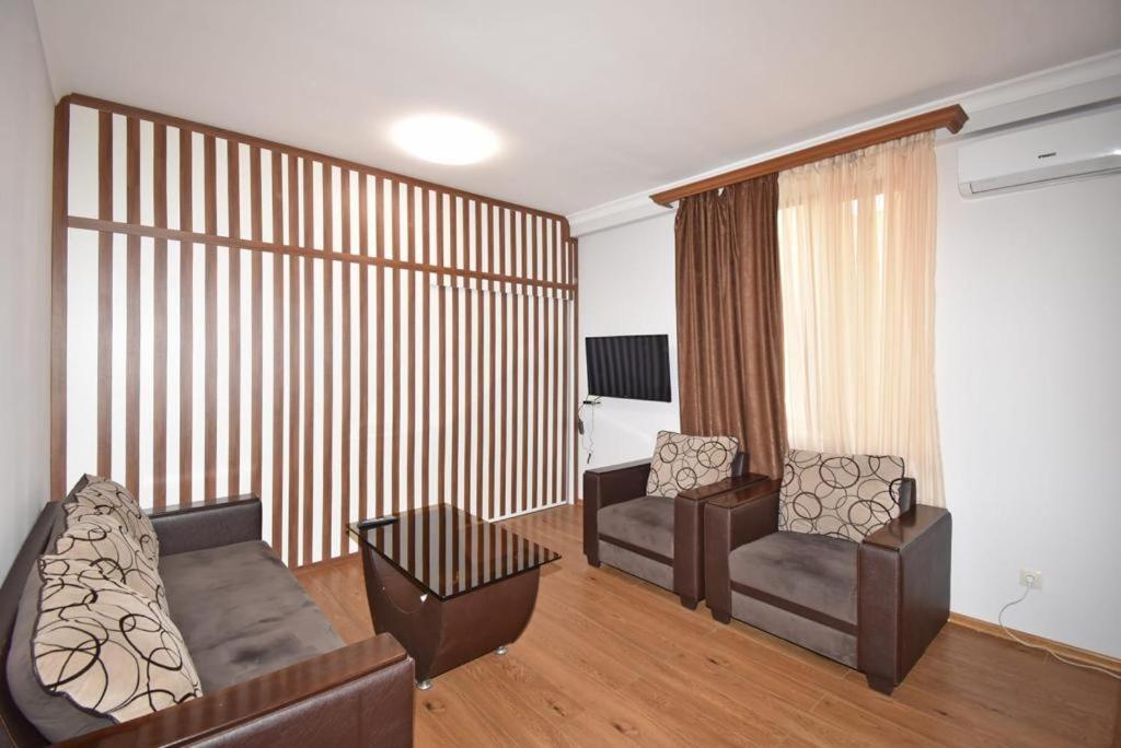 74/3New Building In The Center Of The Capital Apartment Erevan Exterior foto