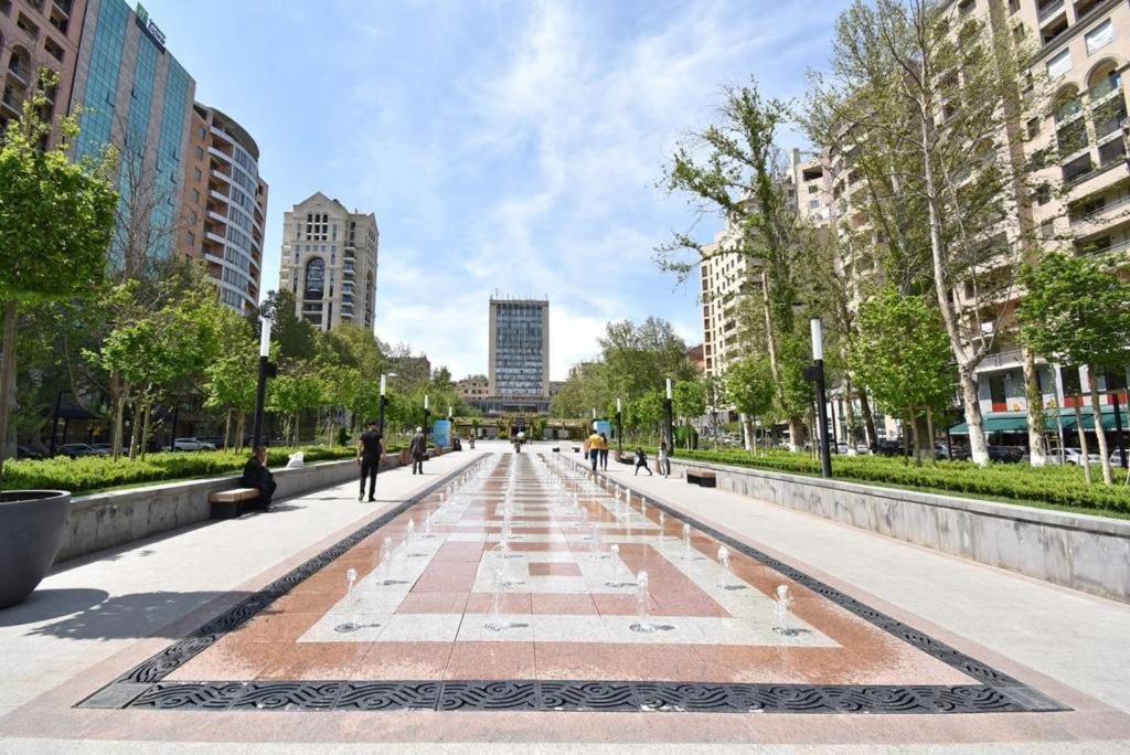 74/3New Building In The Center Of The Capital Apartment Erevan Exterior foto