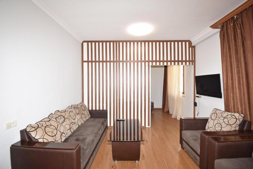 74/3New Building In The Center Of The Capital Apartment Erevan Exterior foto